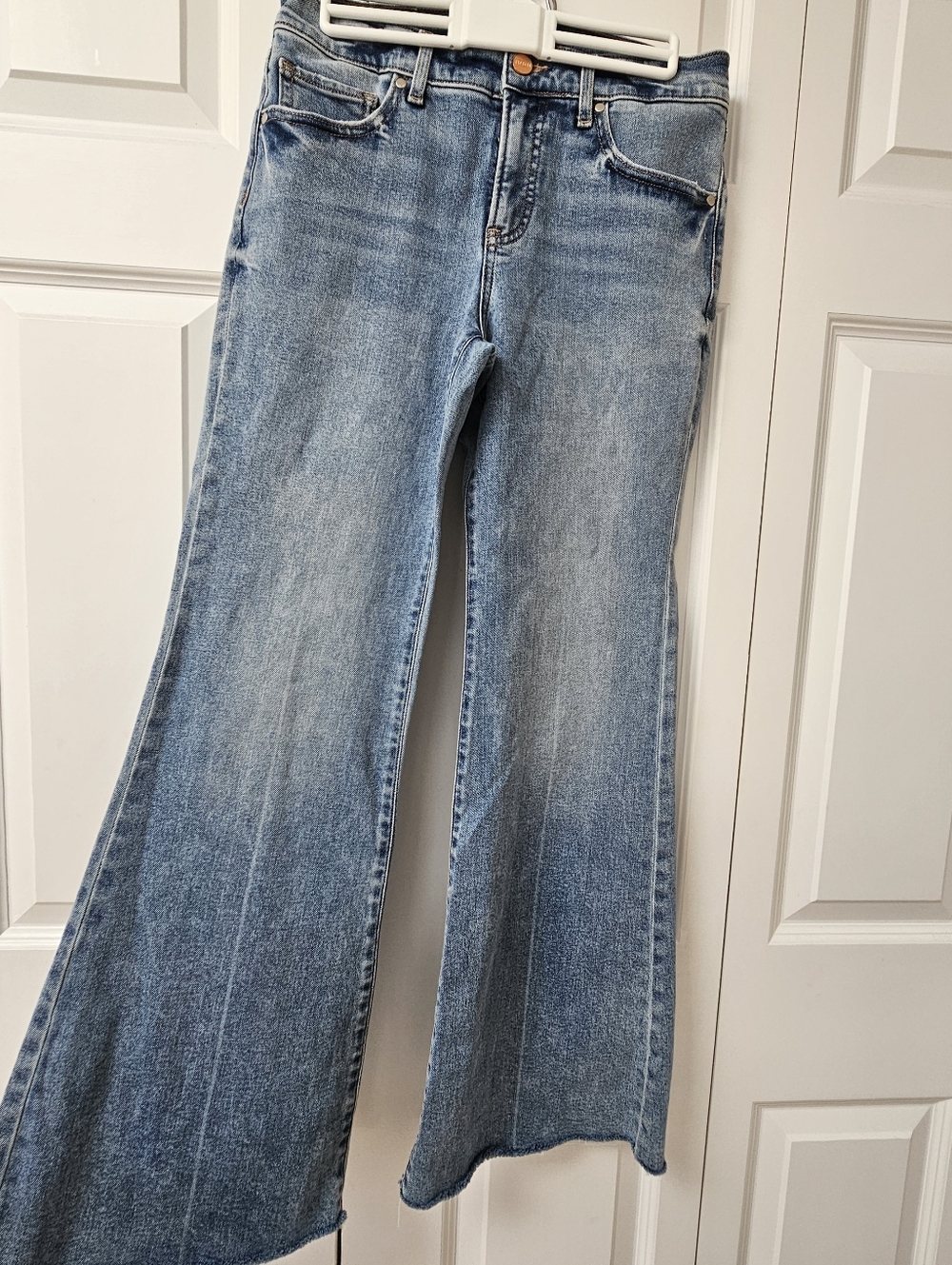 Women's Express 70's  Flare Mid Rise Jean Size 4 Short